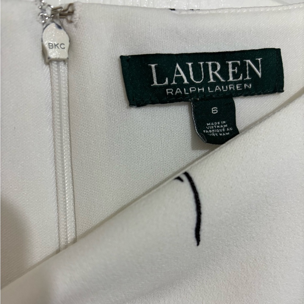 Lauren Ralph Lauren Women’s Floral Bell Sleeve Shift Dress, 6 - Picture 4 of 9